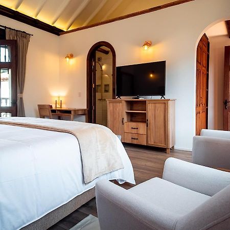 Hotel Casa Alcestre บียาเดเลย์บา ภายนอก รูปภาพ
