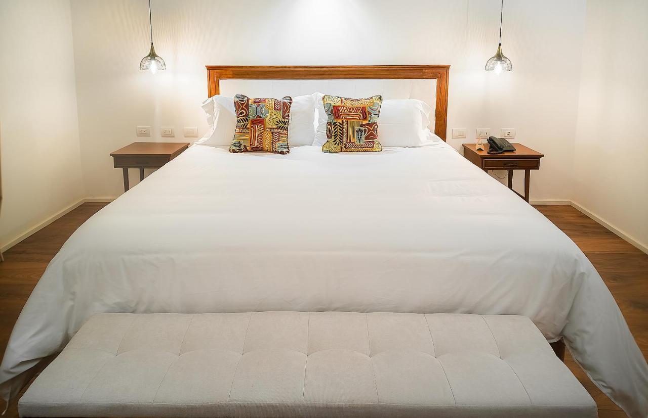 Hotel Casa Alcestre บียาเดเลย์บา ภายนอก รูปภาพ