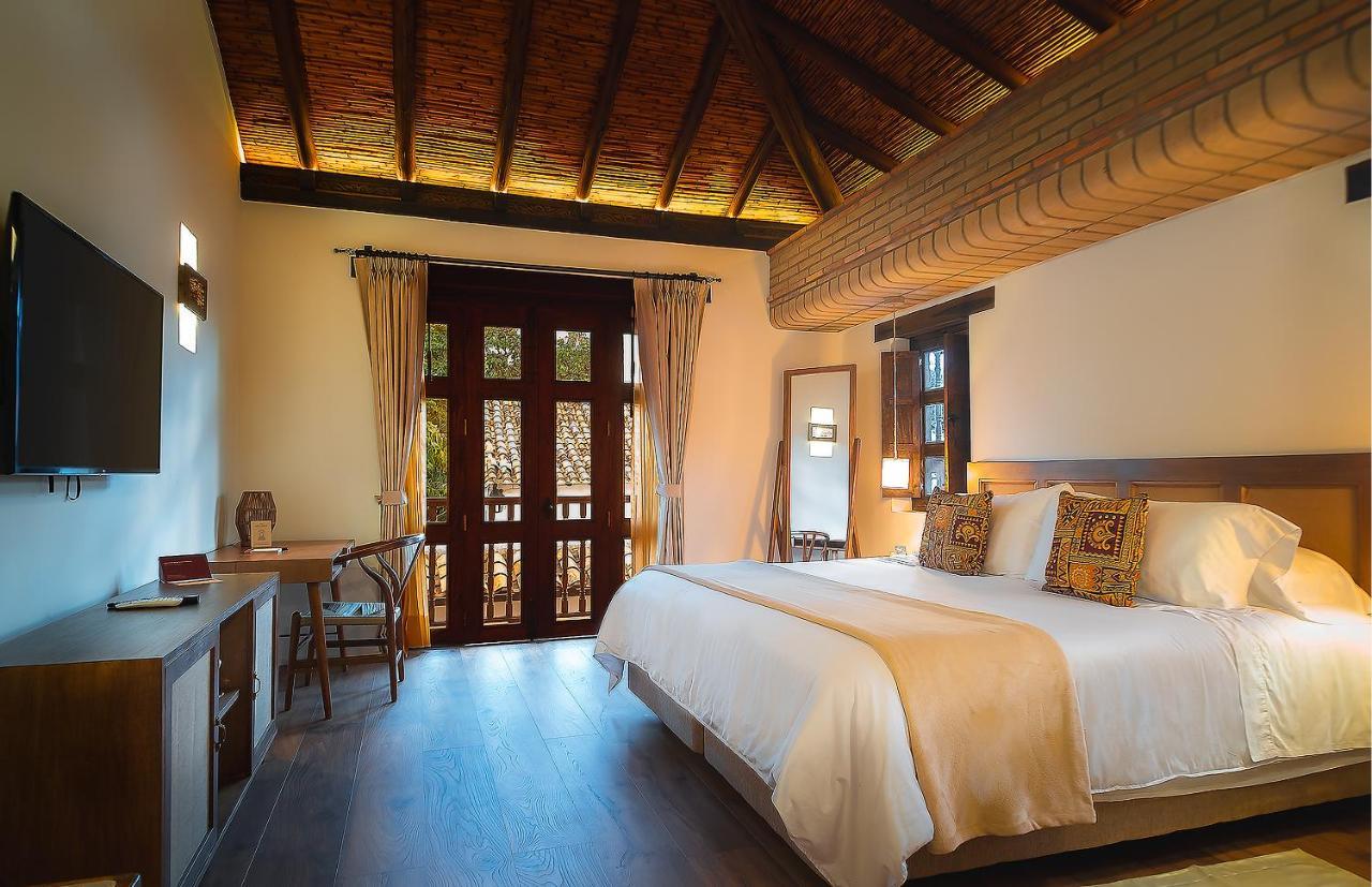 Hotel Casa Alcestre บียาเดเลย์บา ภายนอก รูปภาพ